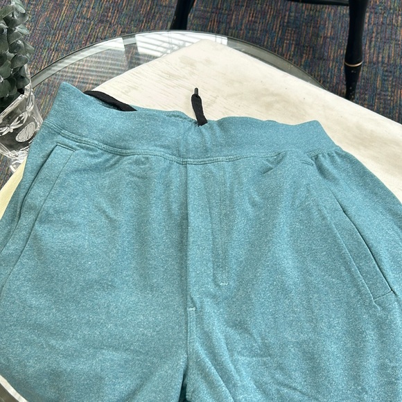 Lululemon Stretch Athletic Shorts size M Mens - Picture 1 of 3